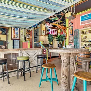 139th Tiki House Holiday home